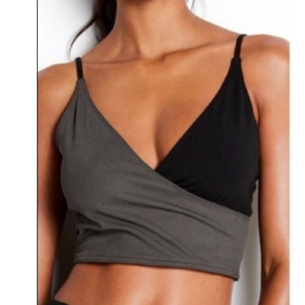 VS Sport Wrap Crop Top